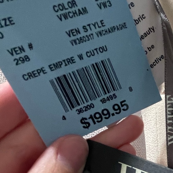 Champagne David’s Bridal ✨ - Picture 6 of 6